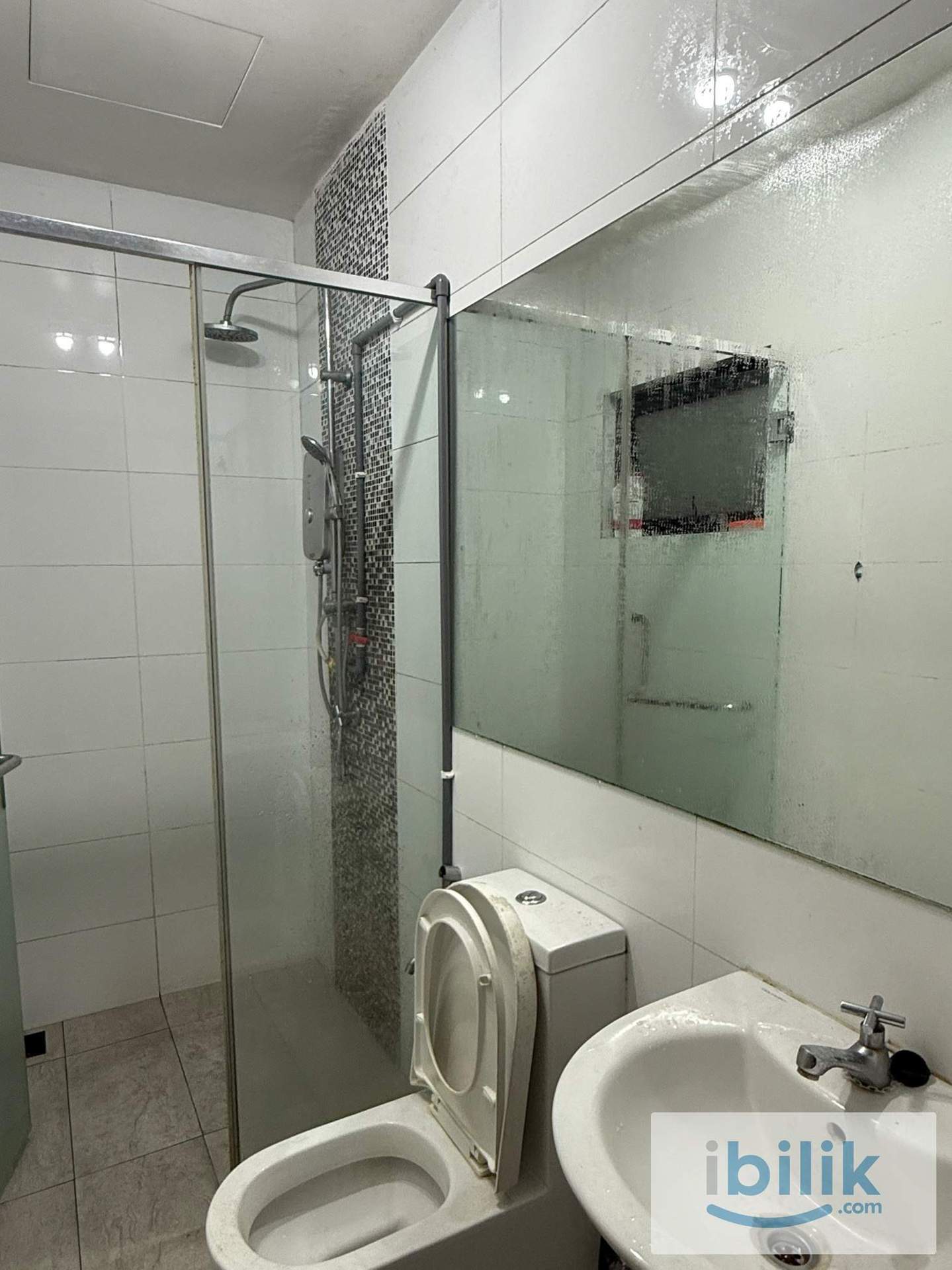 Middle Room for Rent – D’Aman Residence – RM600 - Image 3