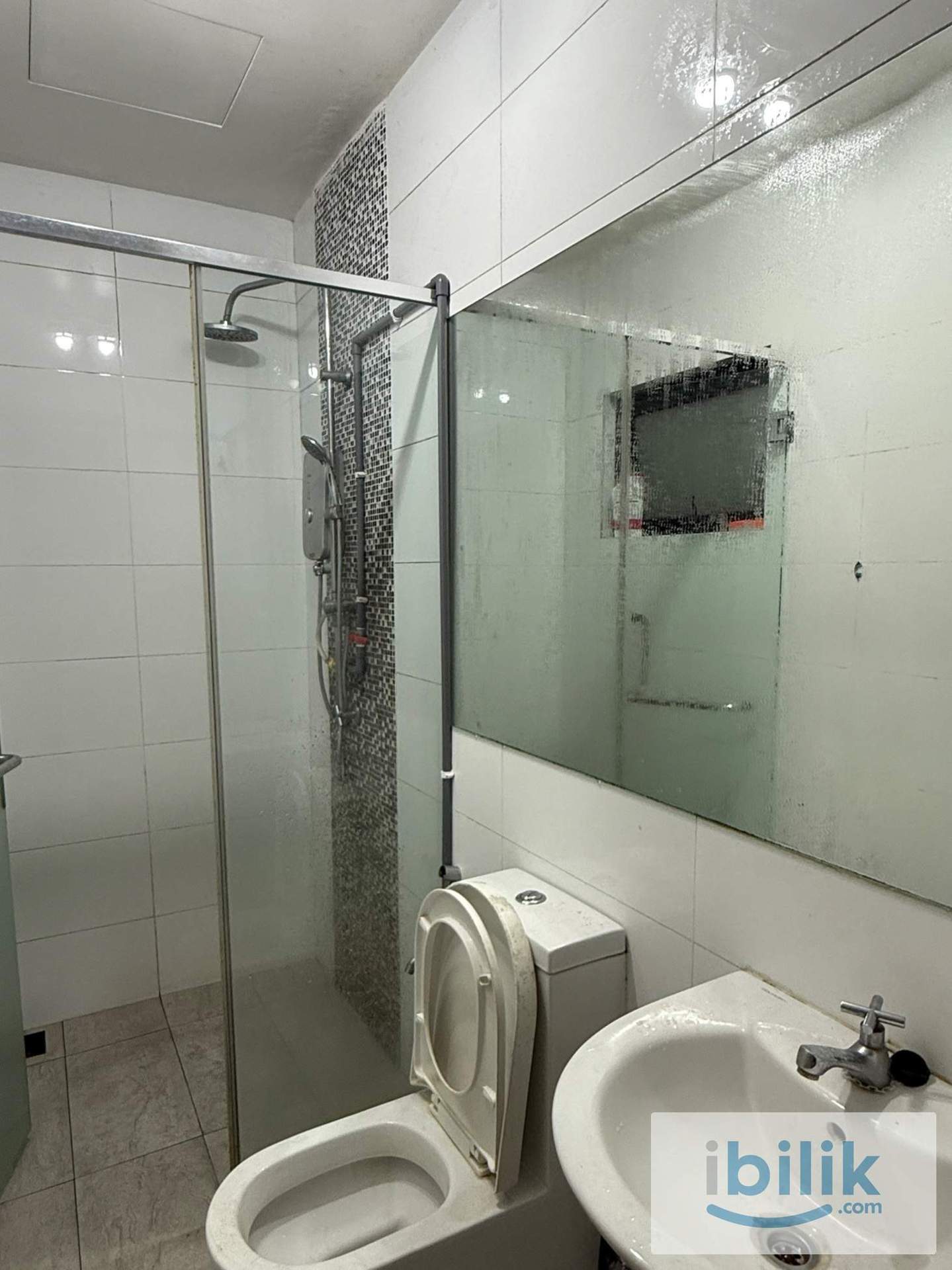 Middle room for rent in Taman Mas Puchong RM600 - Image 3