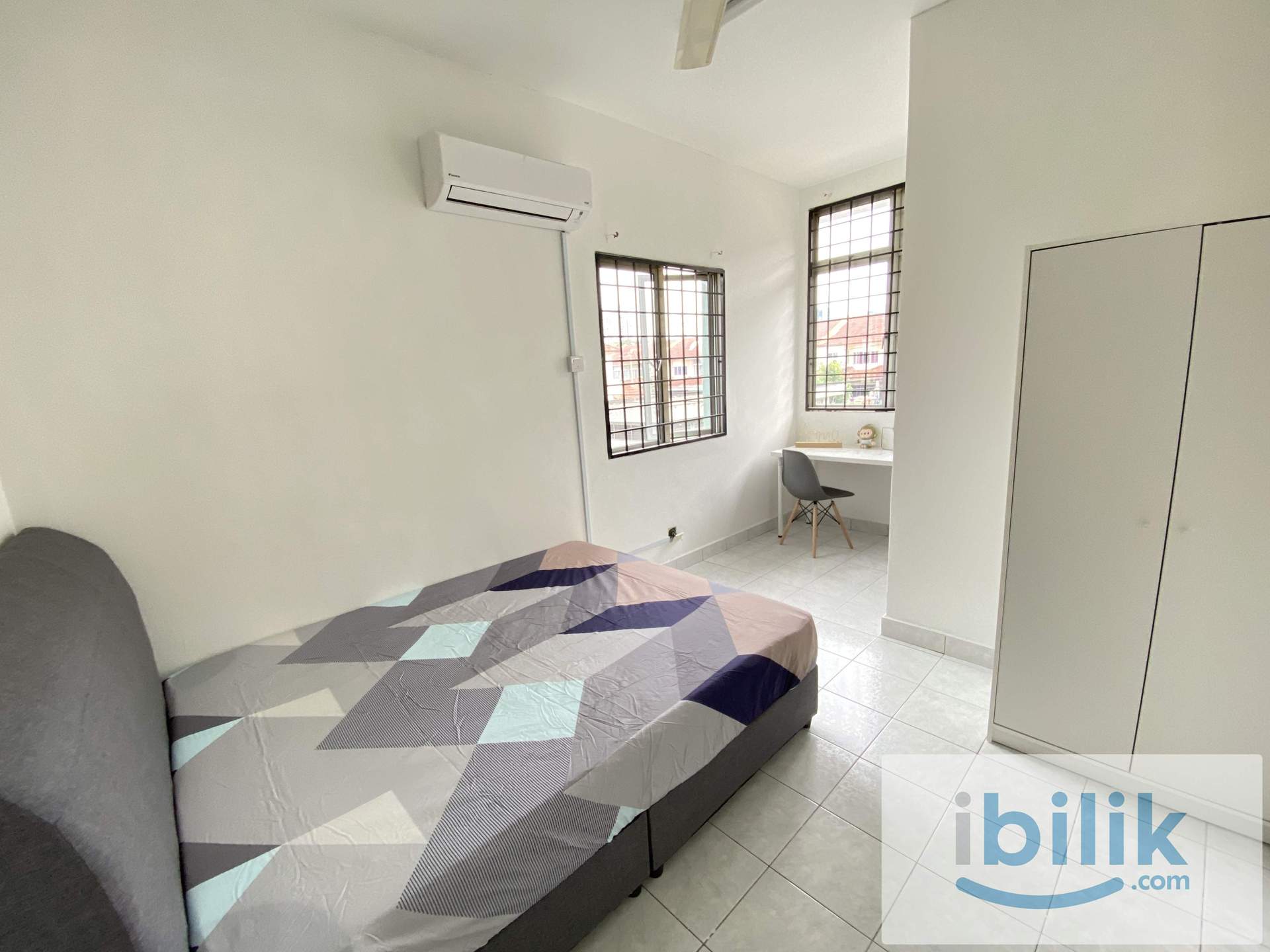 BRIGHT MIDDLE ROOM FOR RENT IN PUCHONG RM750 - Image 1