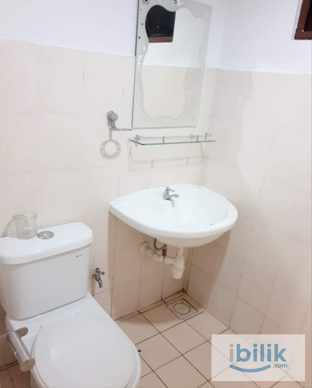 Near to Surian MRT! Middle Room at Palm Spring, Kota Damansara! Fully Renovated!! Free WIFI, Utilities & Cleaning - Image 5