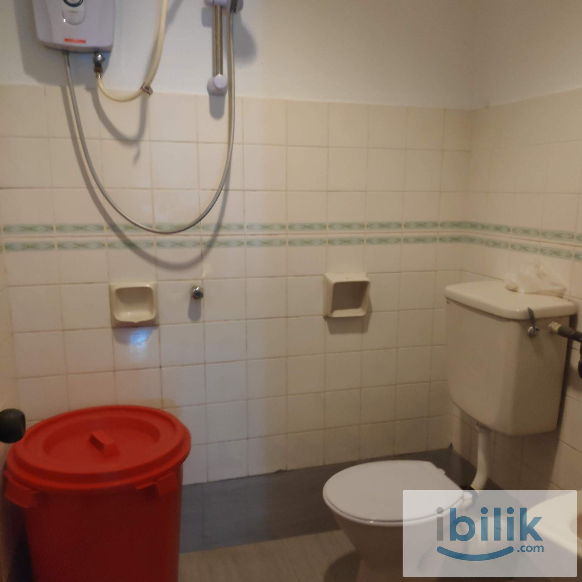  Room at USJ 2 ( LRT Station ) , UEP Subang Jaya - Image 3