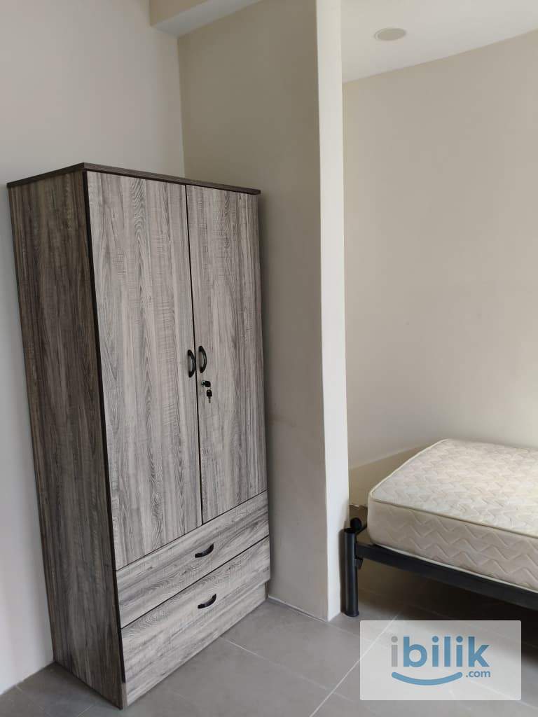 Room with Own Attached Bathroom - Image 2