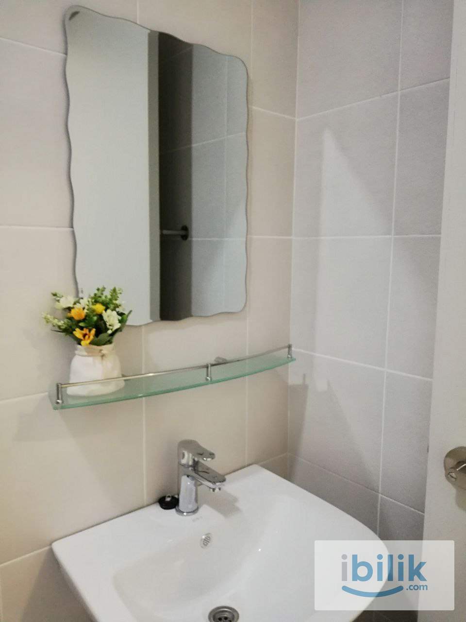 middle room - Image 4