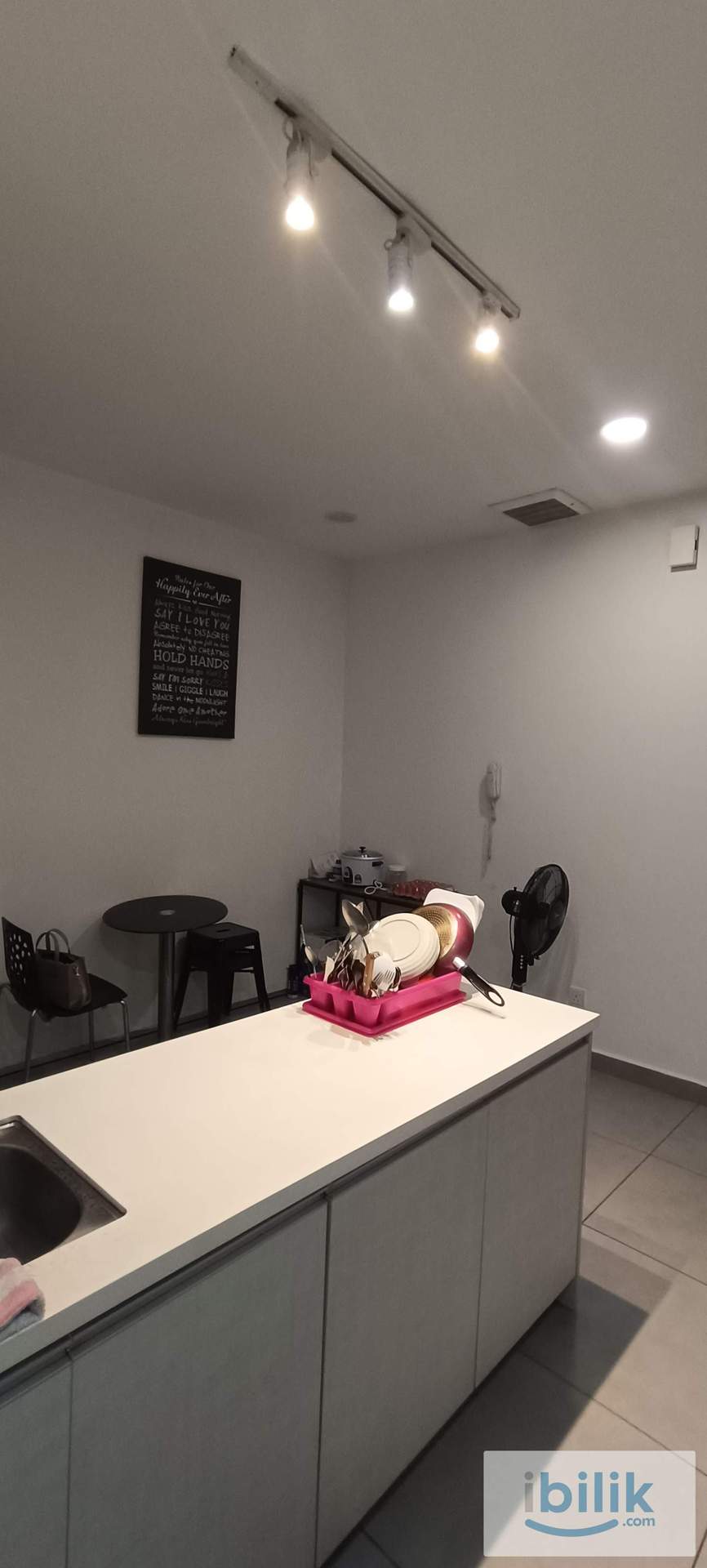 room - Image 10