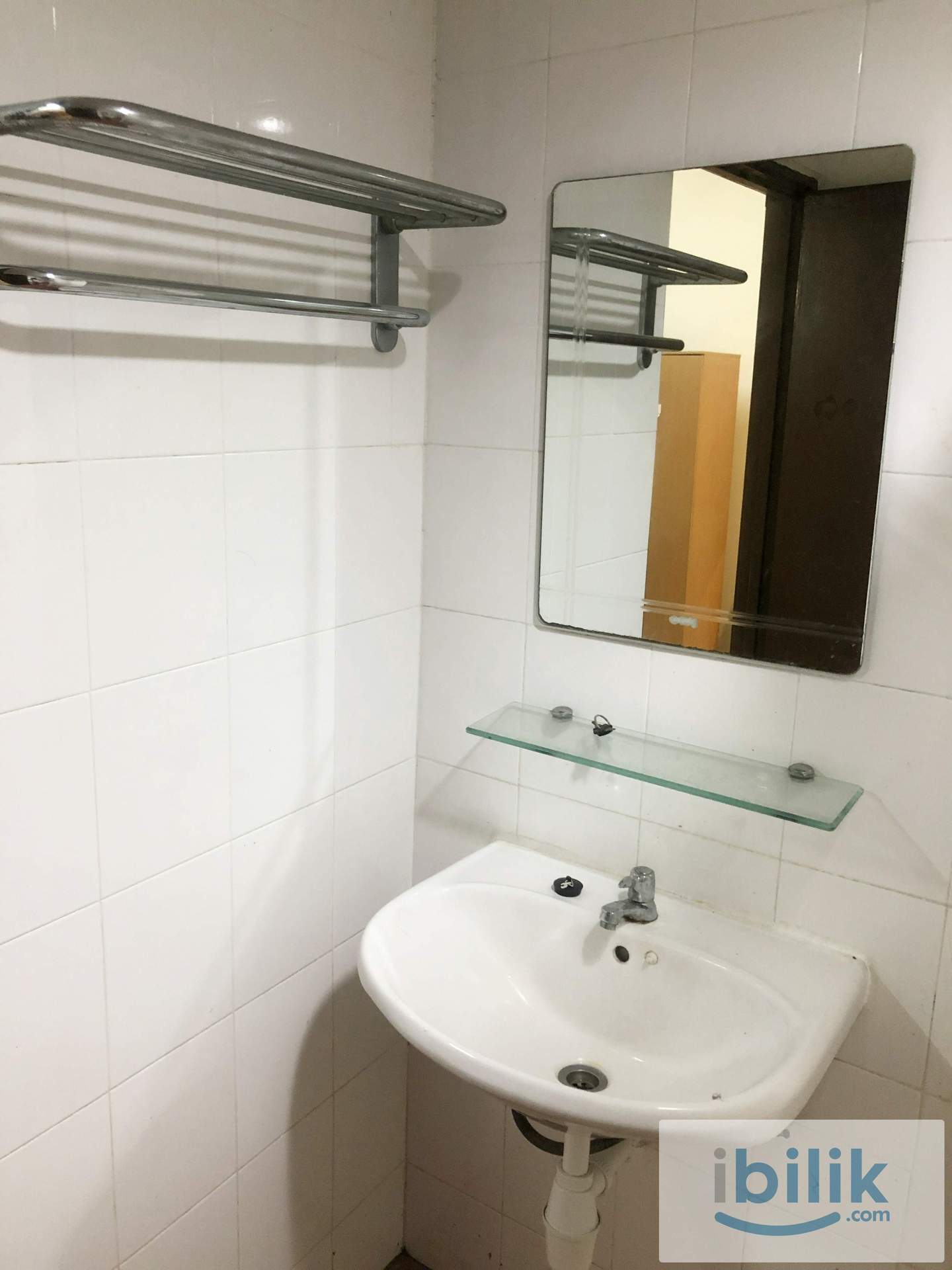 😍 [Big Middle Room] · 5 mins walk to LRT · Vista C Middle Rooms · Fully Furnished - Image 3