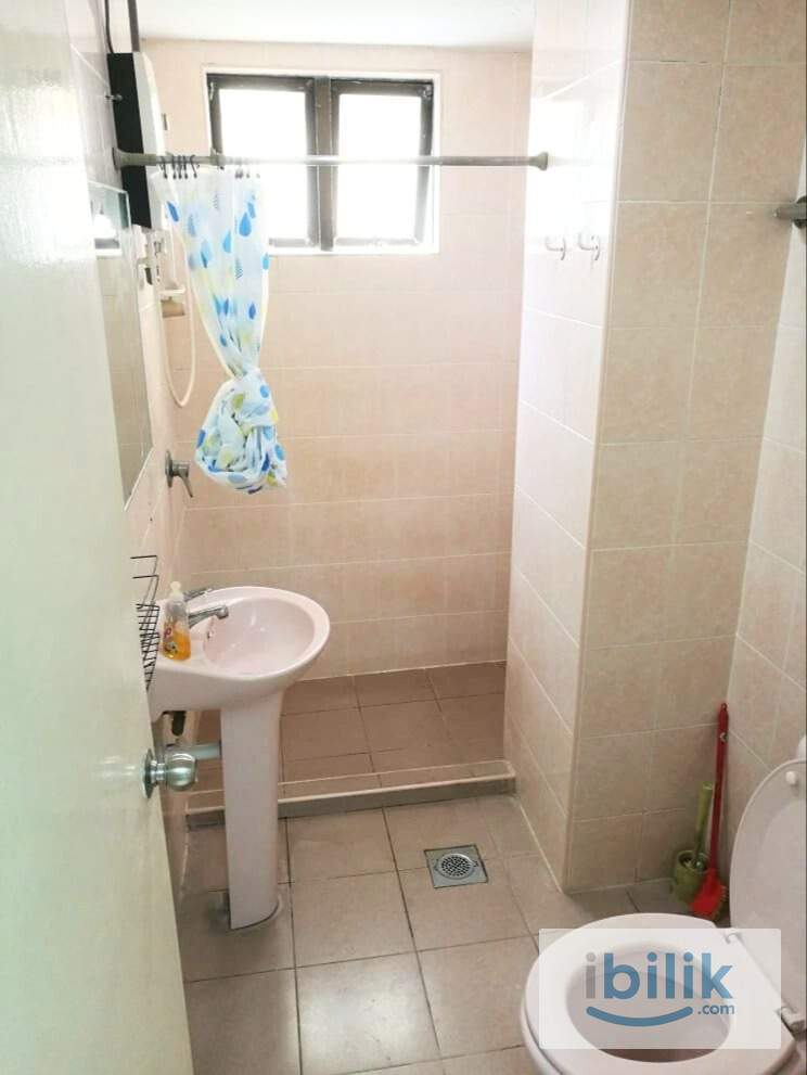 ⛳Golf view · Free Utilities · Master room · 5 mins walk to IMU & LRT · APU bus · vista komanwel c for rent - Image 4