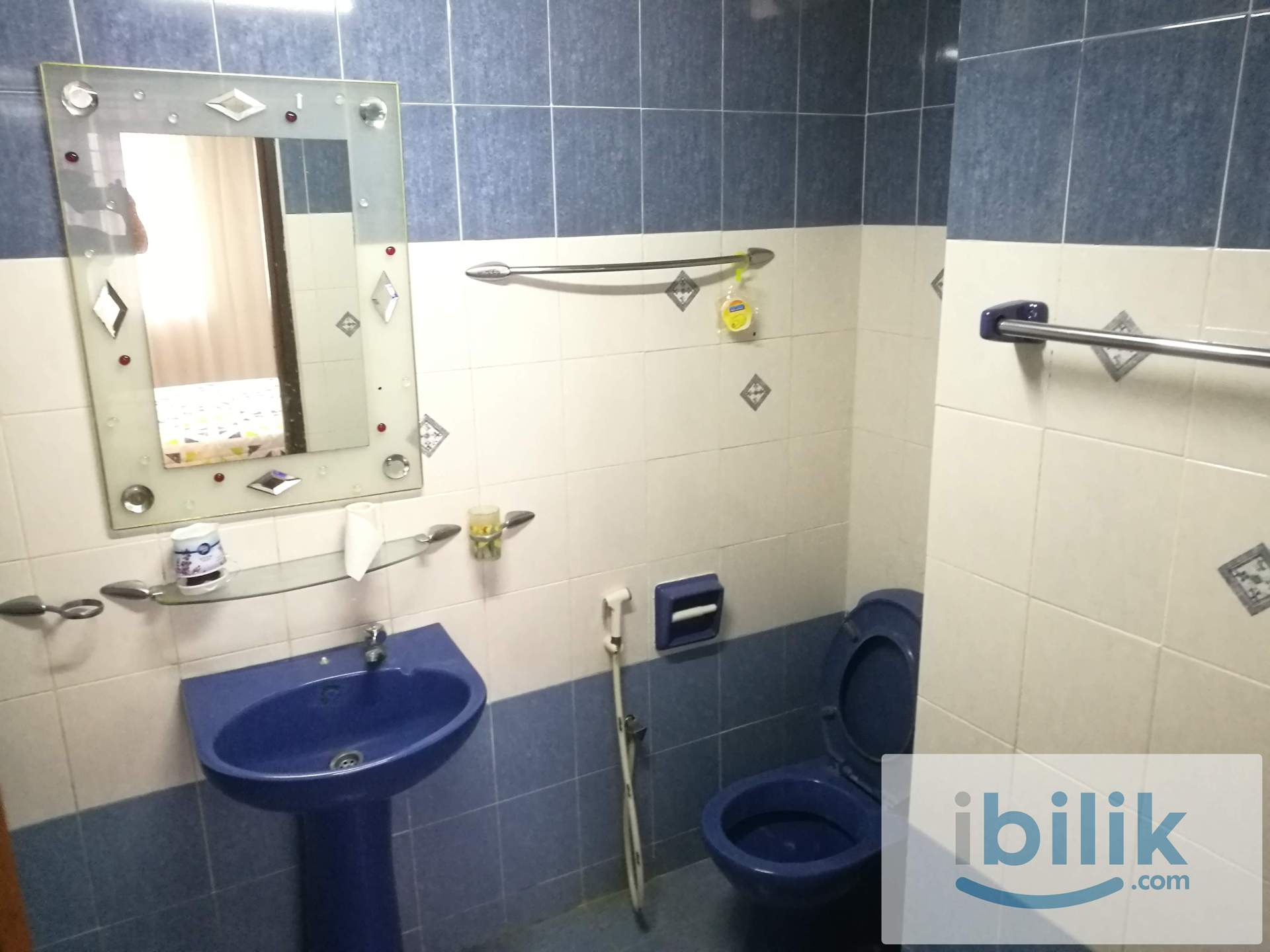 ♀[Female Only] · Utilities Included · 3 mins walk to LRT & IMU · Vista B Furnished Room · APU bus - Image 4