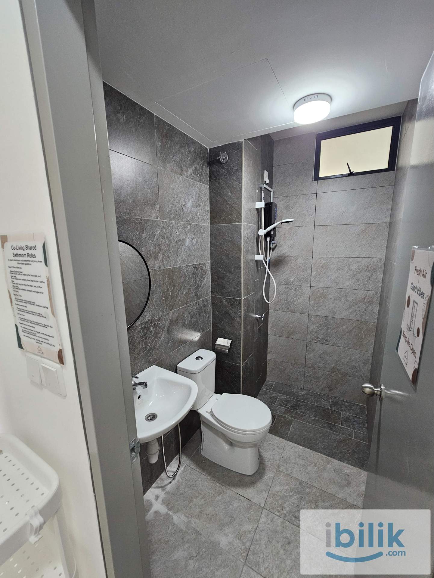 Traders Park Residence Room For Rent - Image 3