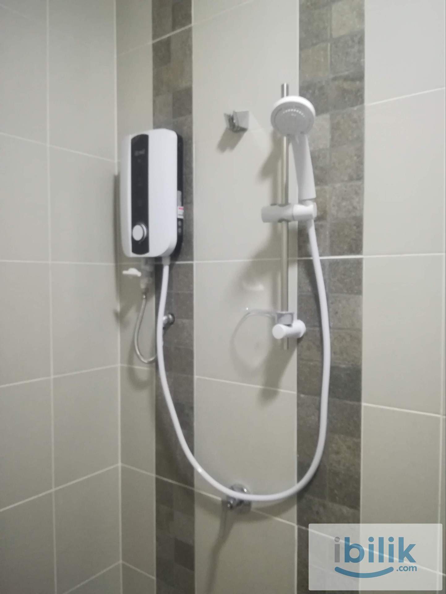 Small Room @ Imperial Residence Sungai Ara - Image 4