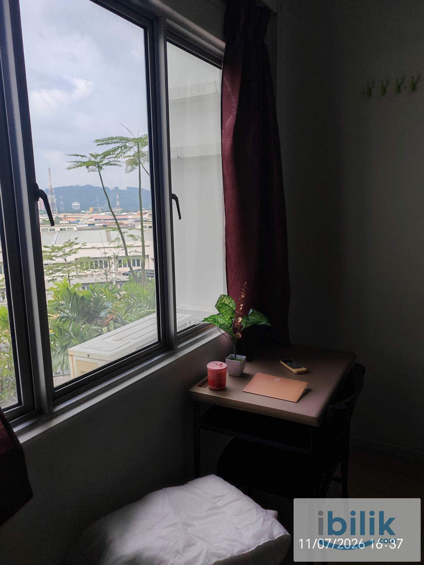 Mutiara Residence @ Serdang, Seri Kembangan. MIDDLE BEDROOM - Image 2