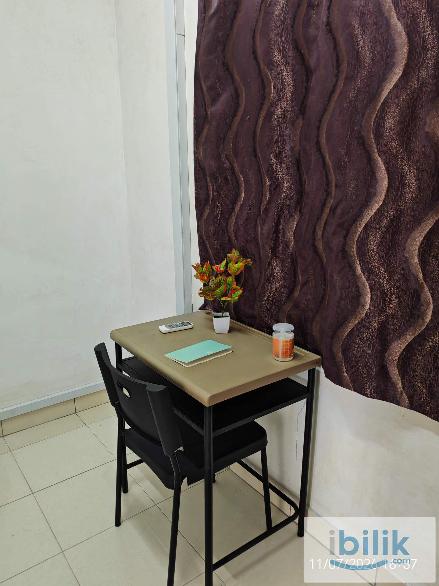 Mutiara Residence @ Serdang, Seri Kembangan. MIDDLE BEDROOM - Image 4