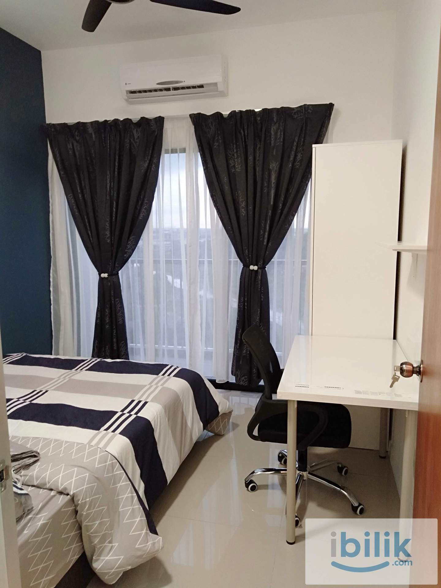 Middle Room, Private Balcony, All Male House, The Greens @ Subang West , Shah Alam Seksyen 22 - Image 2
