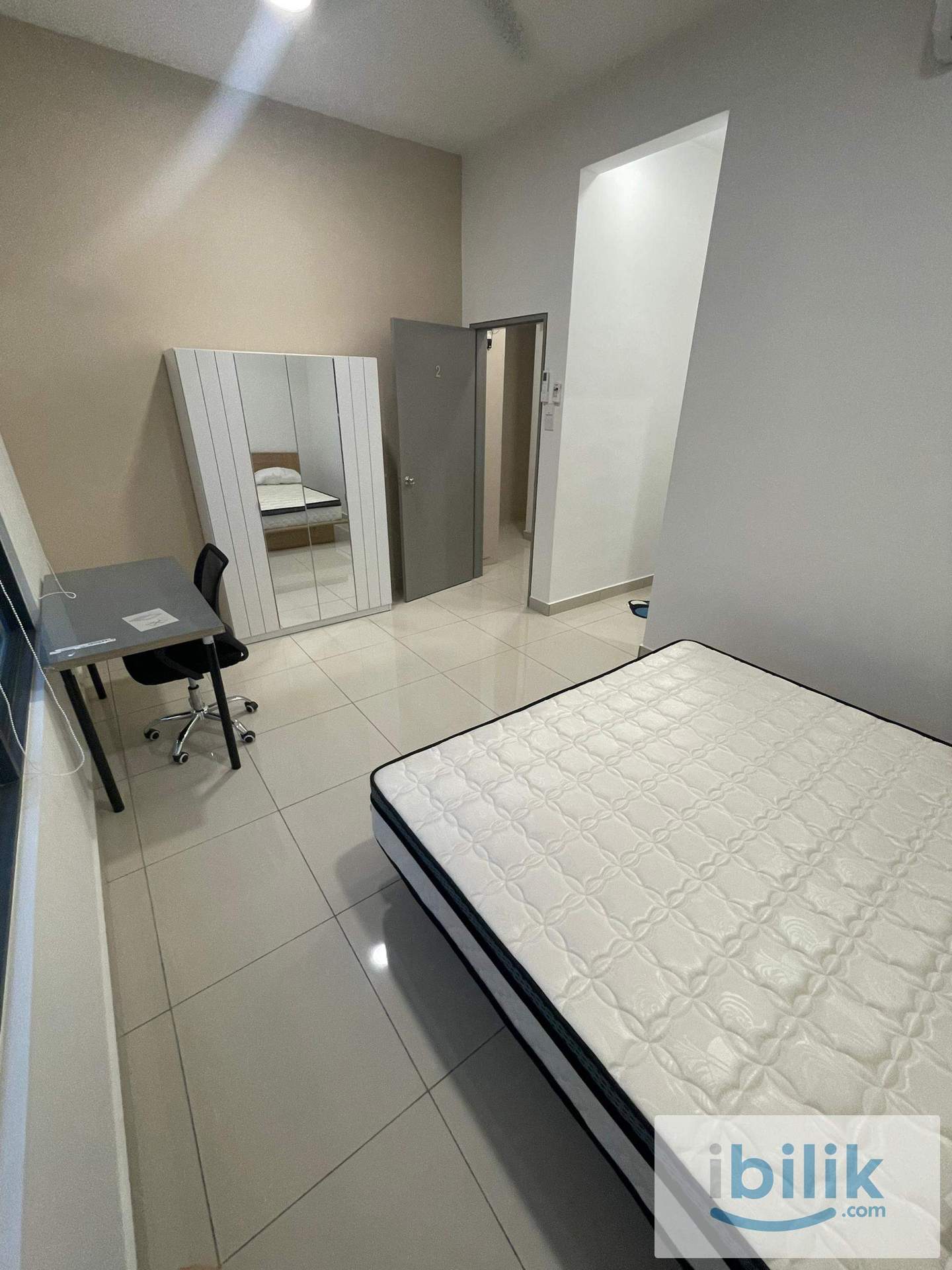 Master Room @ D7 Sunway | 5min Walk Sunway Uni & Monash | Fully Furnished + WiFi - Image 1