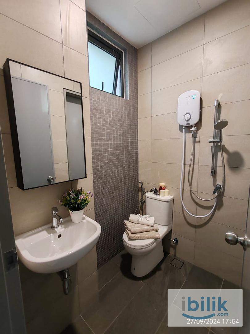 Master Room @ D7 Sunway | 5min Walk Sunway Uni & Monash | Fully Furnished + WiFi - Image 4