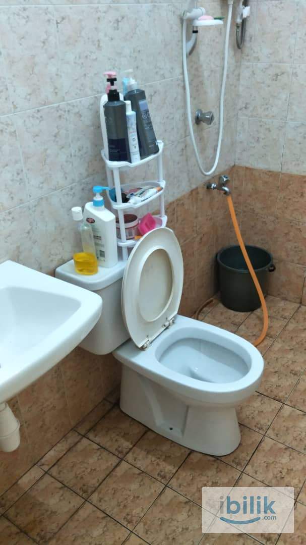 MMU Ixora apartment male single room with aircond  - Image 4