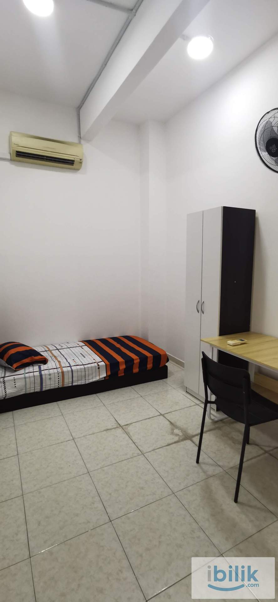 Batu berendam single room with aircond  - Image 1