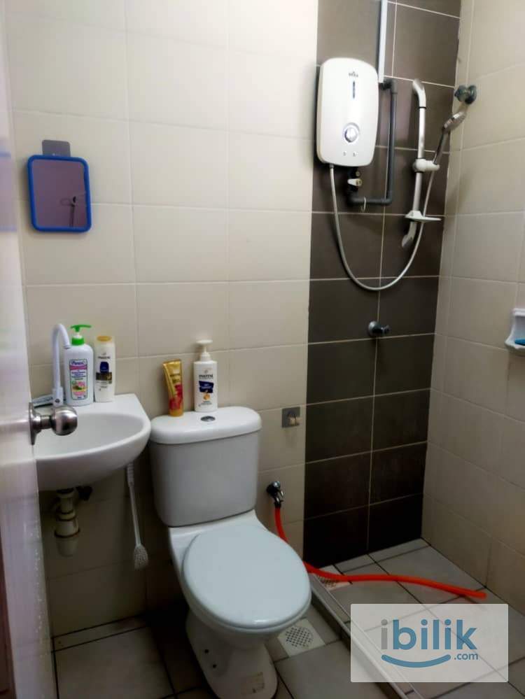 Middle Room to Rent at Kota Kemuning - Image 2