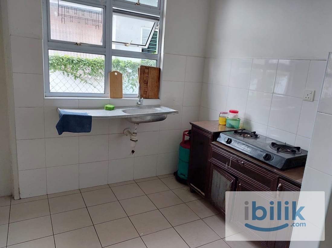 Middle Room to Rent at Kota Kemuning - Image 3