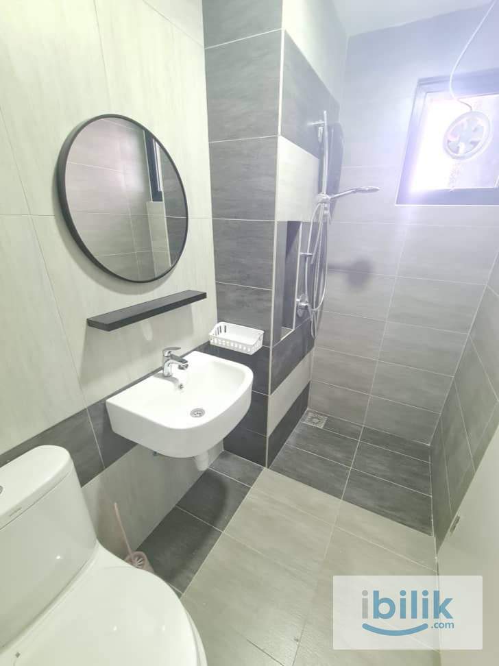 Chinese Male Unit Master Room at Aster Residence, Cheras , Fully Furnish, Free wifi Free Utiltiy - Image 3