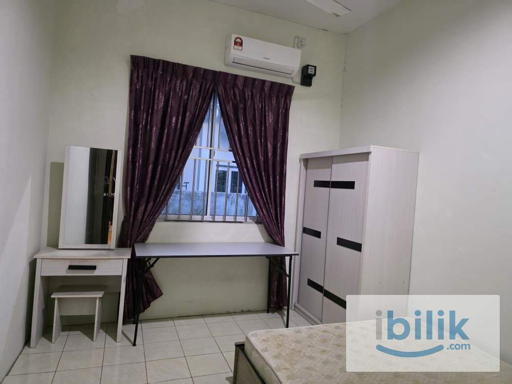 Middle Room at Miri, Sarawak - Image 2
