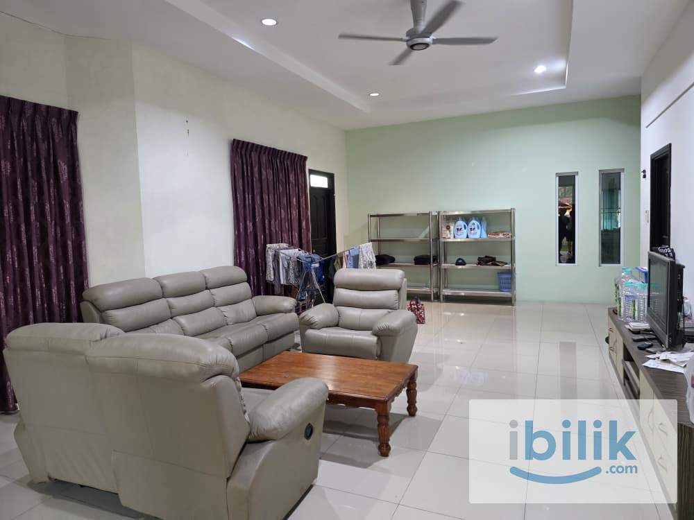 Middle Room at Miri, Sarawak - Image 5