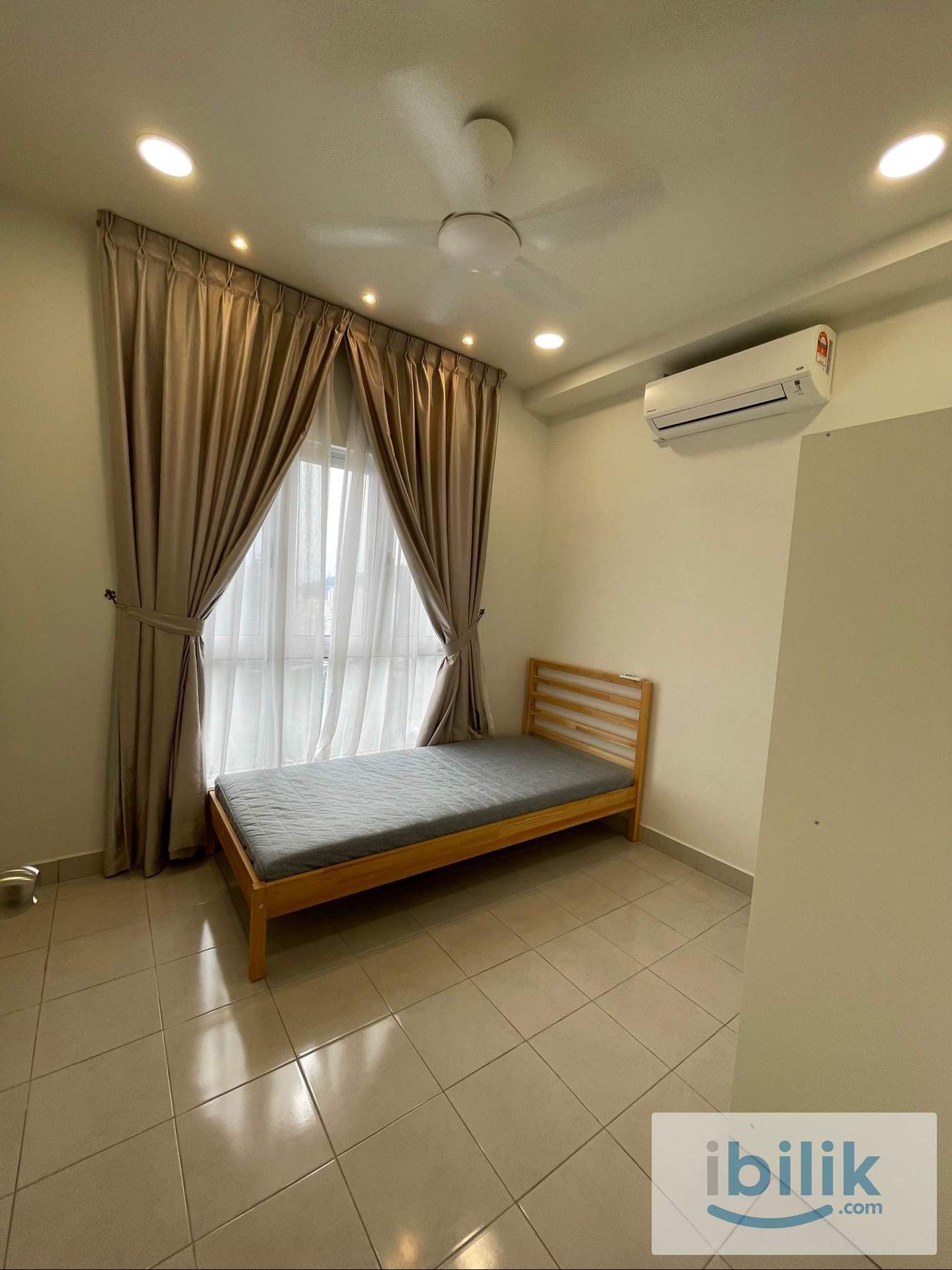 Medium Room Sofiya Residensi, Desa Parkcity - Image 2
