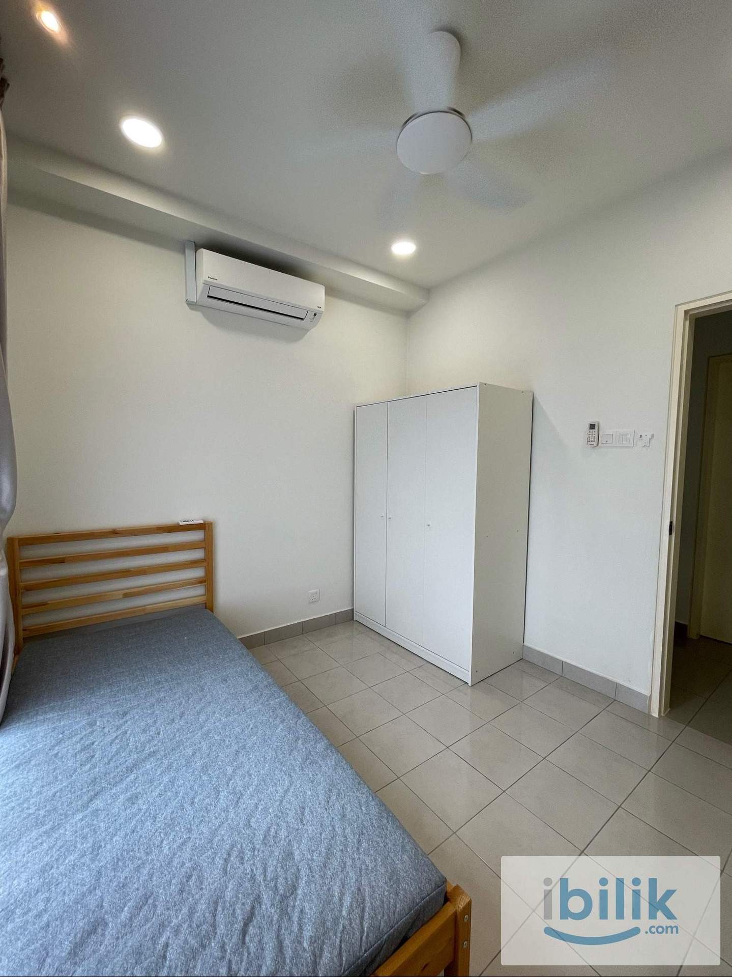 Medium Room Sofiya Residensi, Desa Parkcity - Image 3