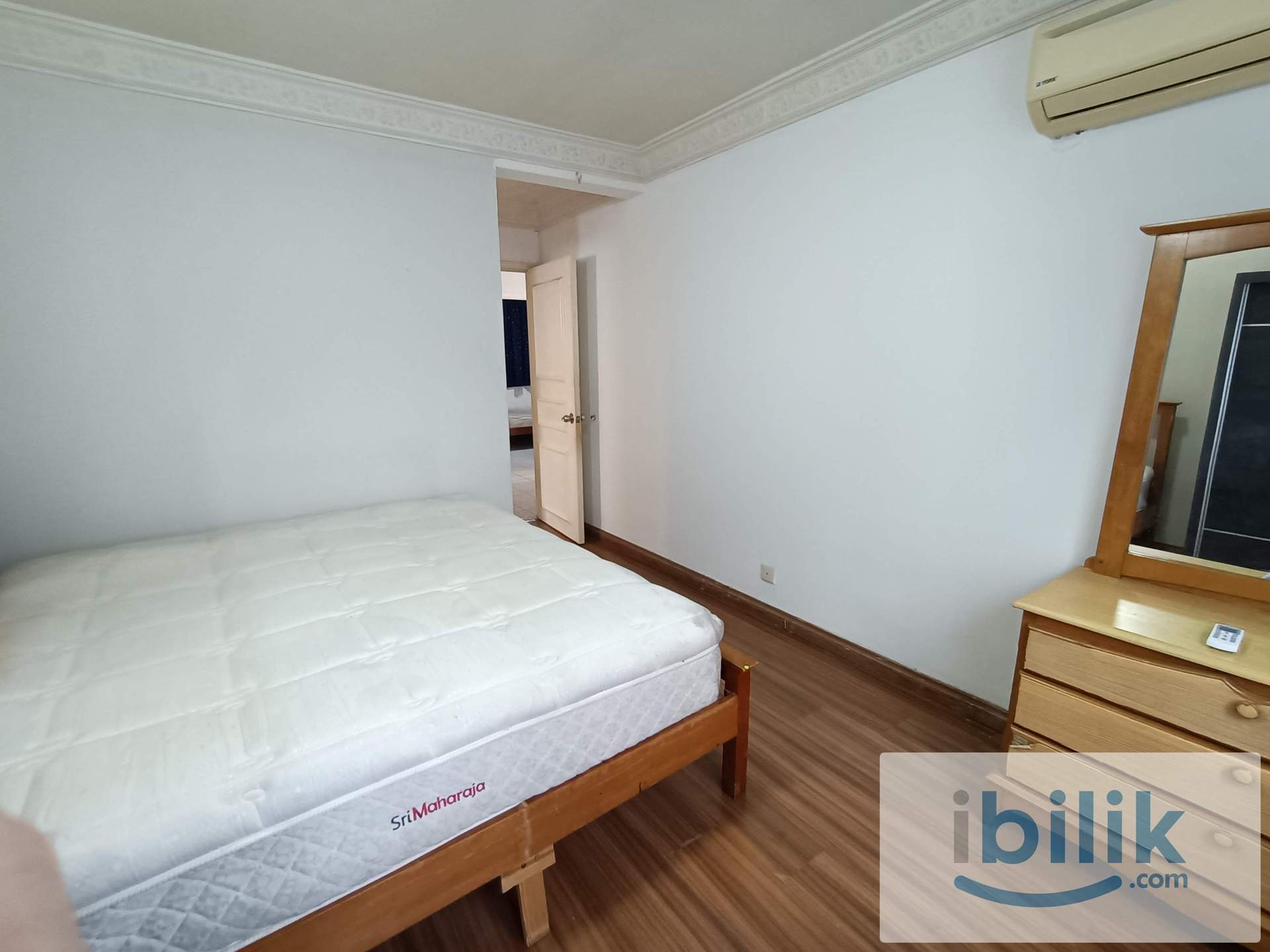 Newly Painted Master room - Image 7