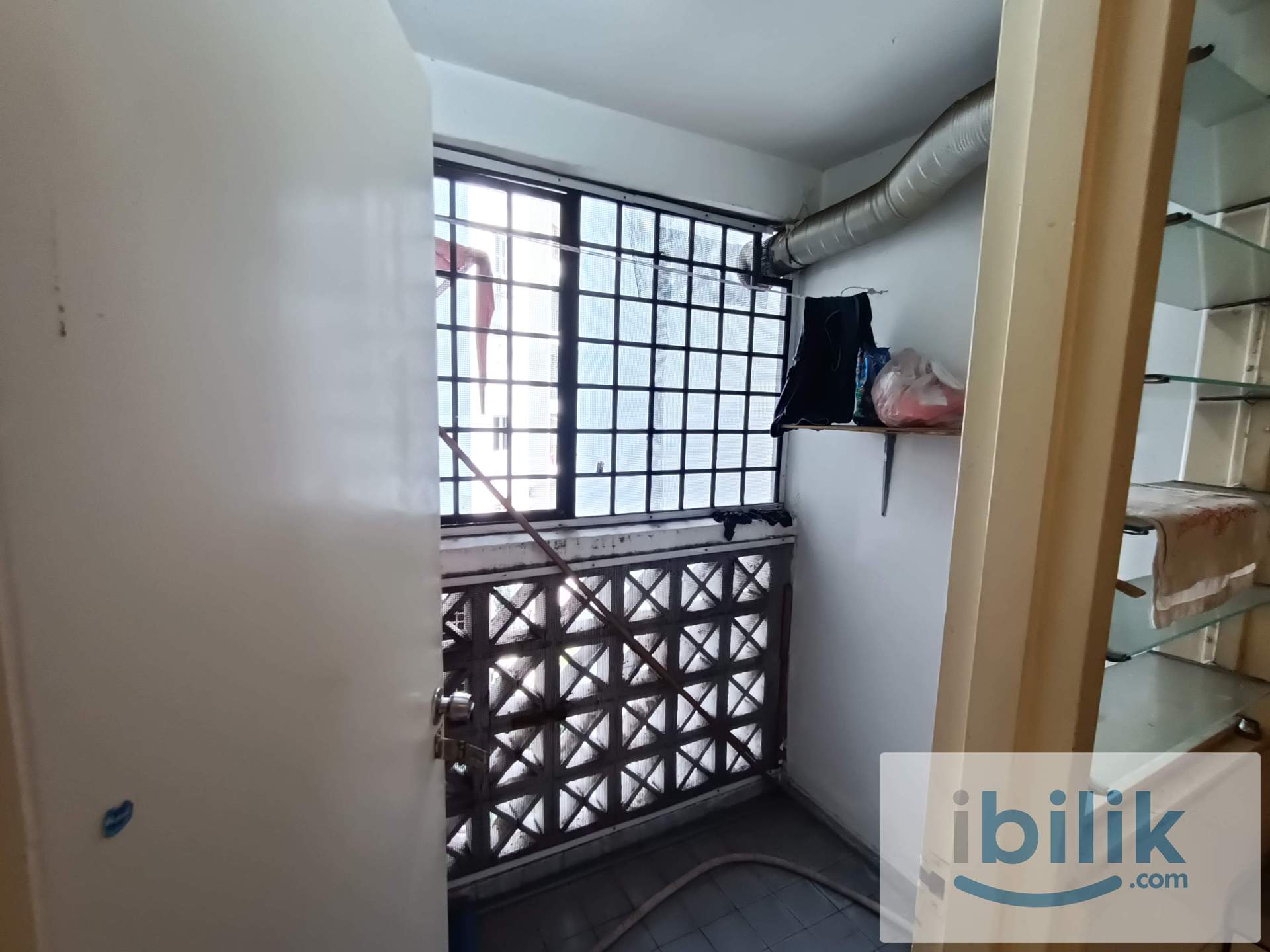 Newly Painted Master room - Image 2