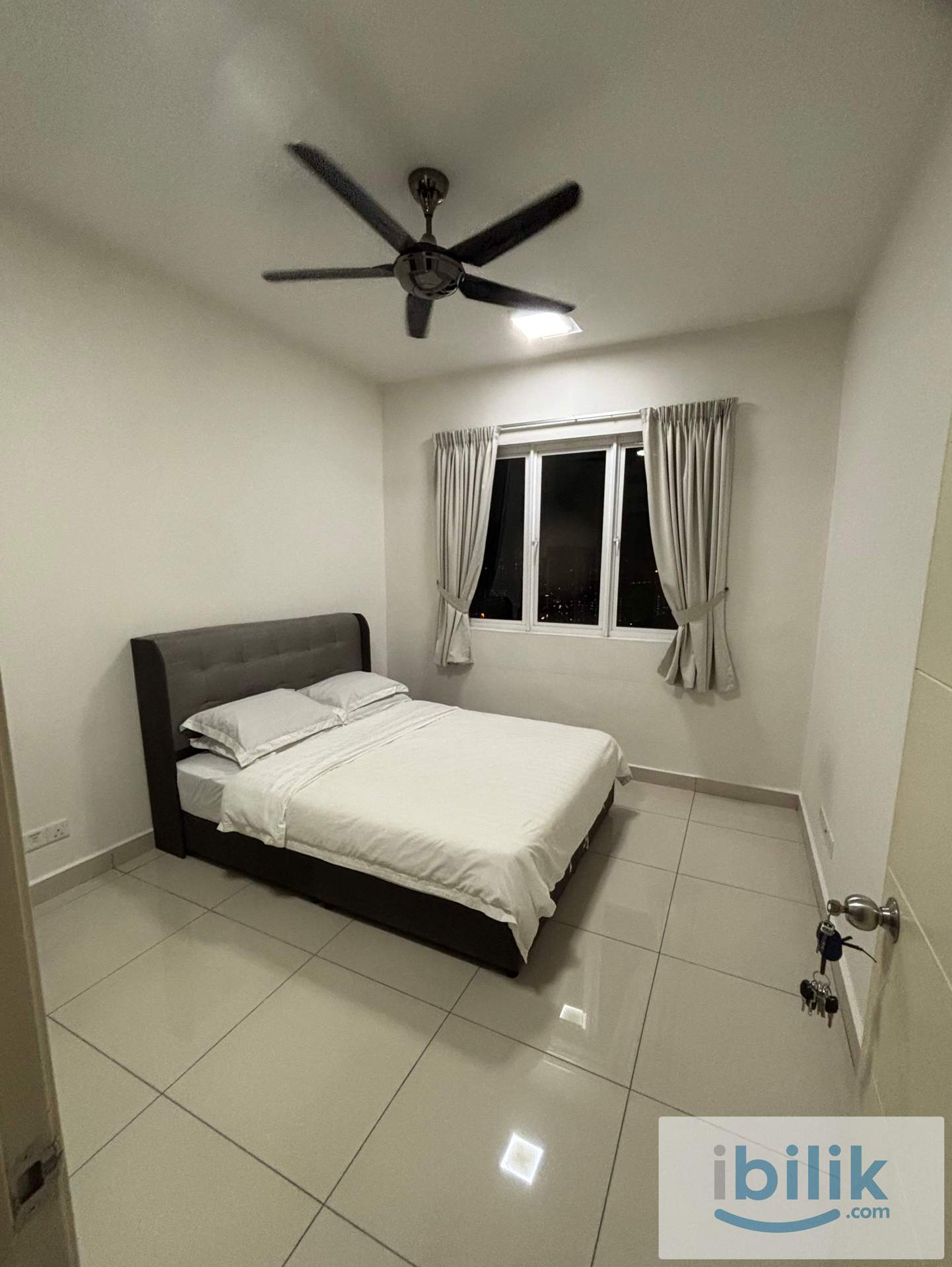 Master bedroom at The Regina, UEP Subang Jaya - Image 4