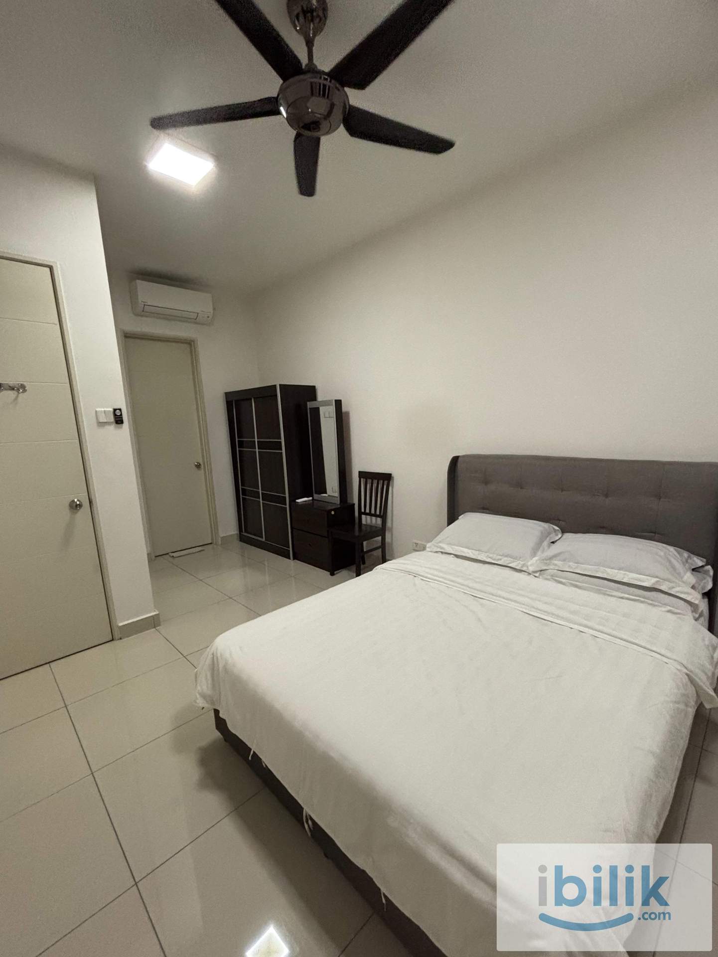 Master bedroom at The Regina, UEP Subang Jaya - Image 5
