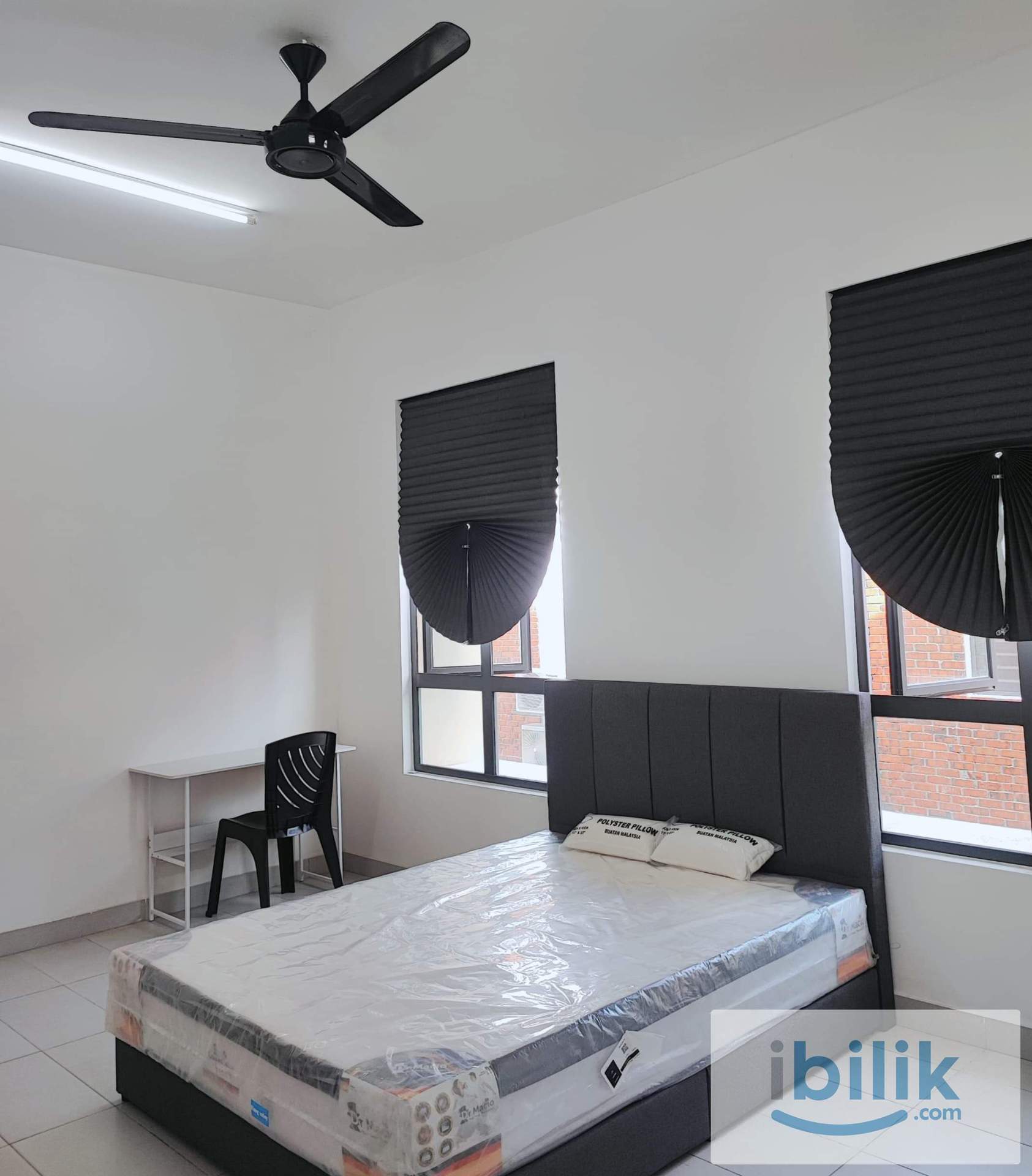 3 STOREY  LUXURY/ COMFY /CONVENIENT/ PRVIATE BATHROOM Middle Room at Puchong, Selangor - Image 1