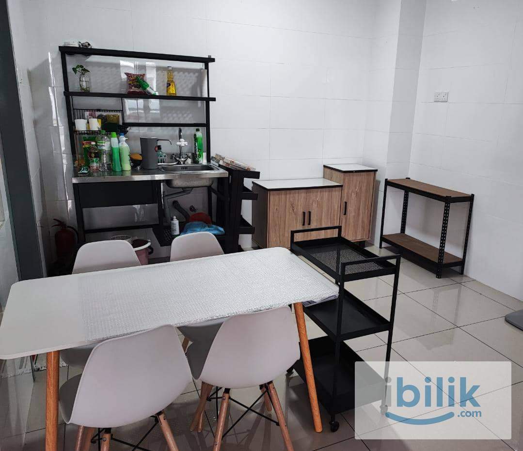 3 STOREYS LUXURY /  HGH SECURITY/ PRIVATE BATHROOM / COMFY & ZEN Middle Room at Taman Meranti Jaya, Puchong - Image 4