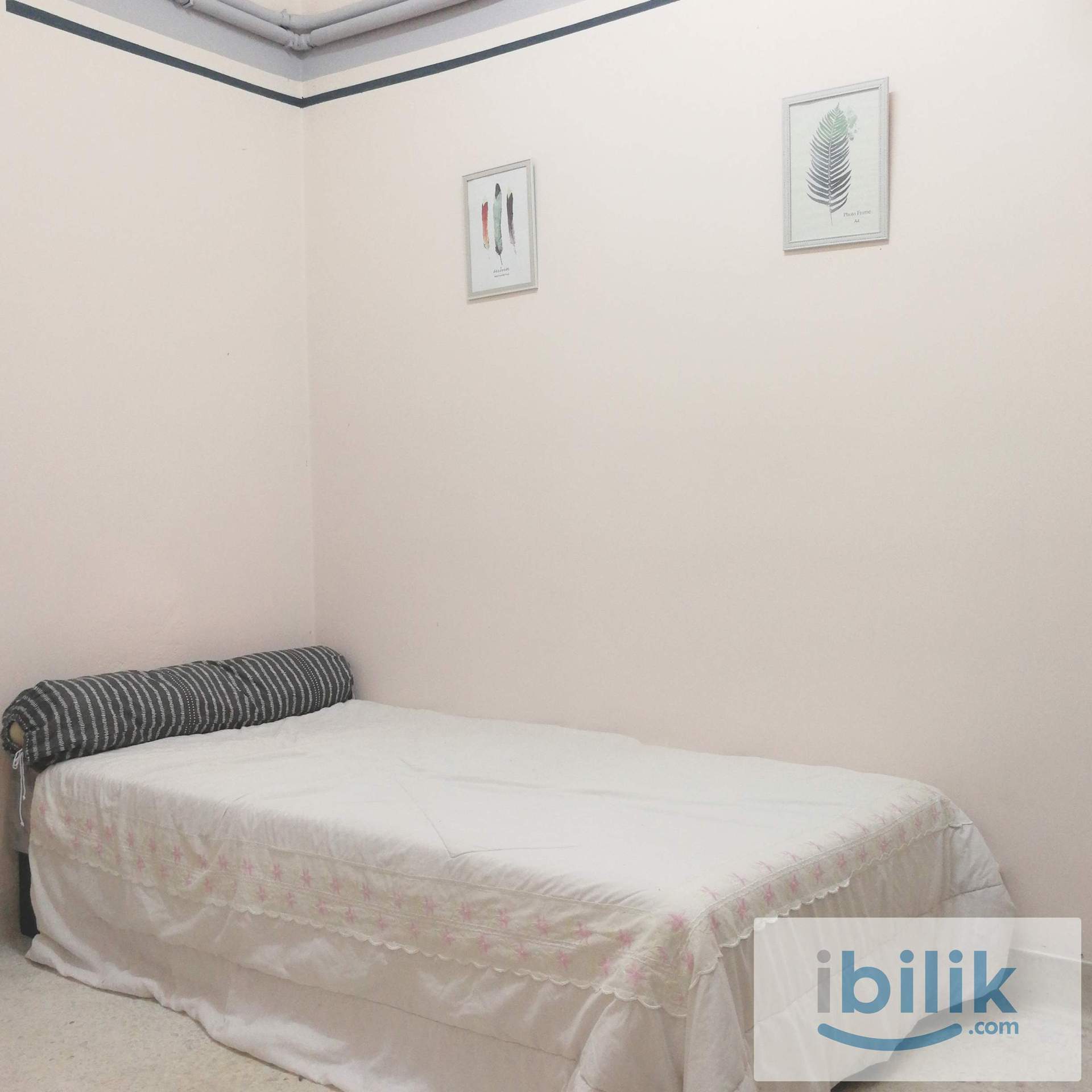 4 MINS TO LRT / COMFY & COZY / FREE UTILITIES / CONVENIENT Middle Room at Taman Paramount, Petaling Jaya - Image 3
