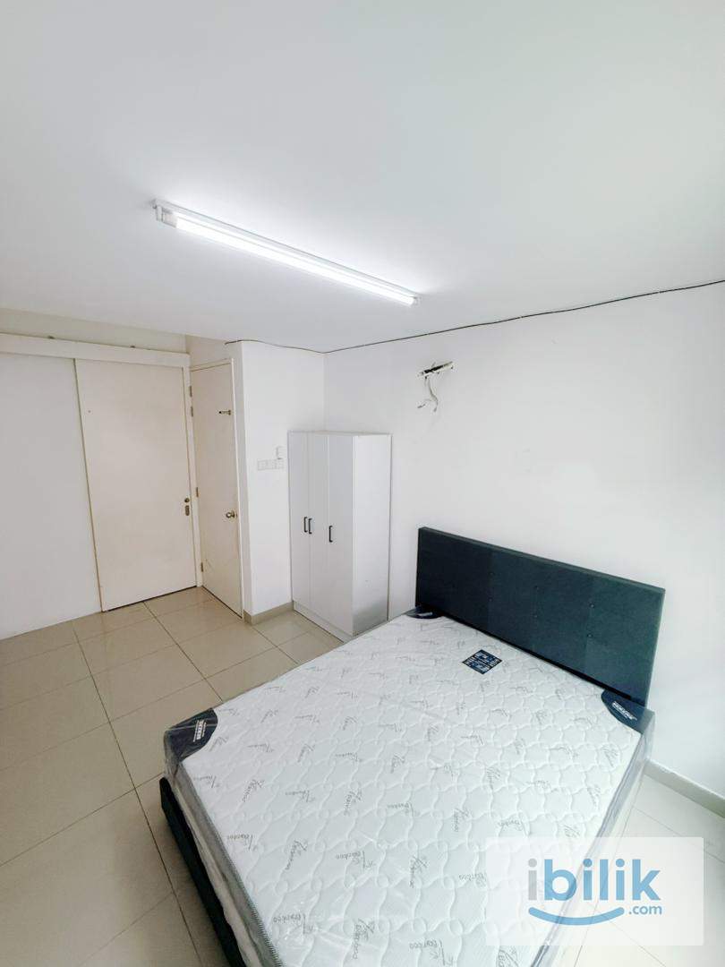3 STOREYS LUXURY /  HGH SECURITY/ PRIVATE BATHROOM / COMFY & ZEN Middle Room at Taman Meranti Jaya, Puchong - Image 7