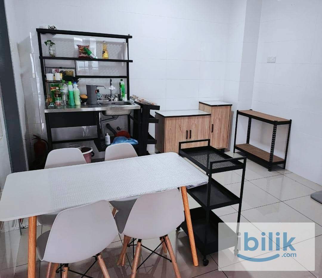 3 STOREYS LUXURY /  HGH SECURITY/ PRIVATE BATHROOM / COMFY & ZEN Middle Room at Taman Meranti Jaya, Puchong - Image 4