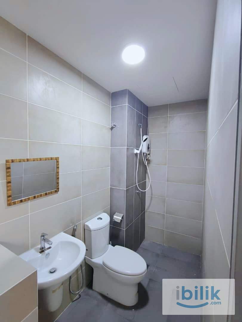 3 STOREYS LUXURY /  HGH SECURITY/ PRIVATE BATHROOM / COMFY & ZEN Middle Room at Taman Meranti Jaya, Puchong - Image 5