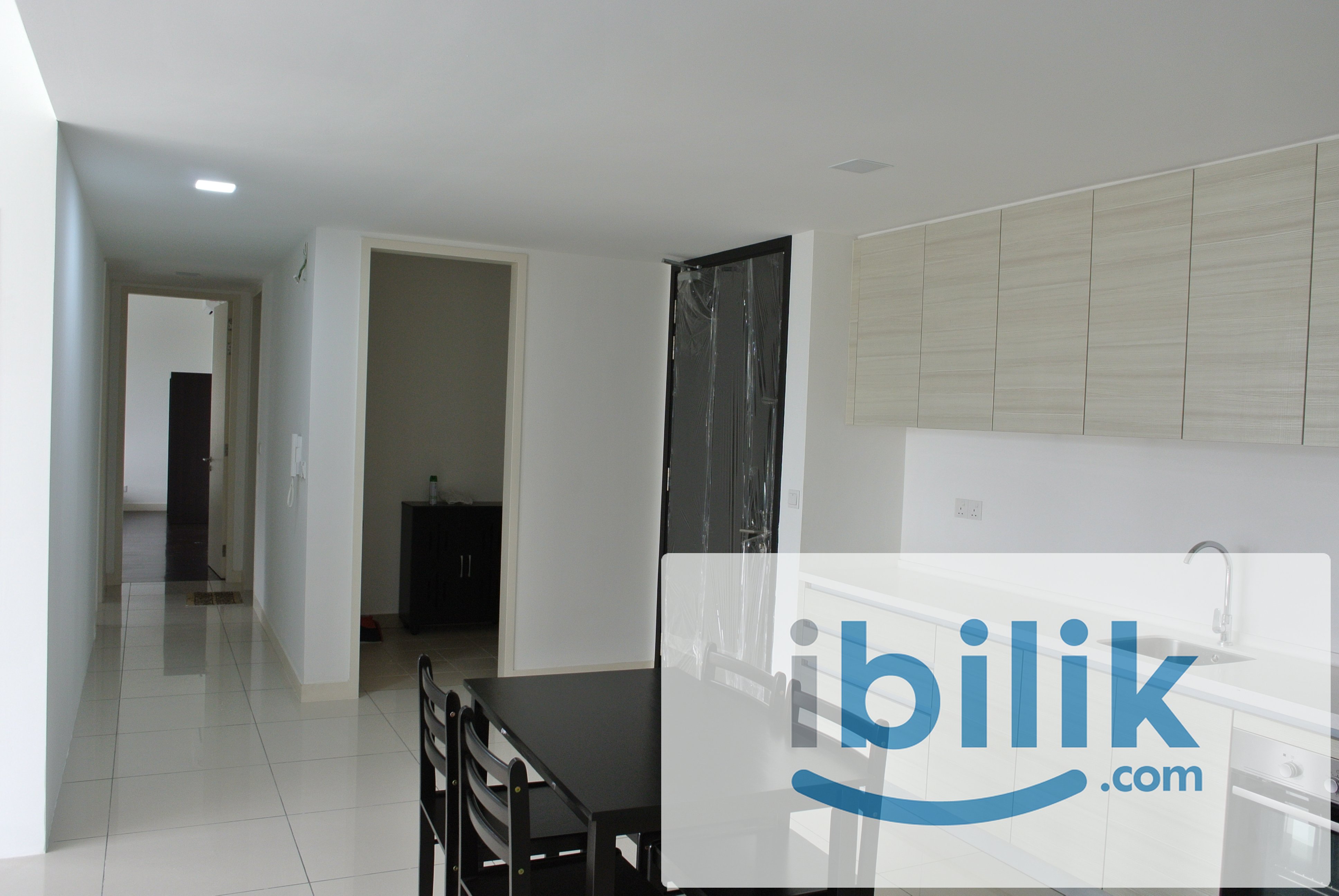 fully furnished middle room for rent at Windows on the park - Image 5