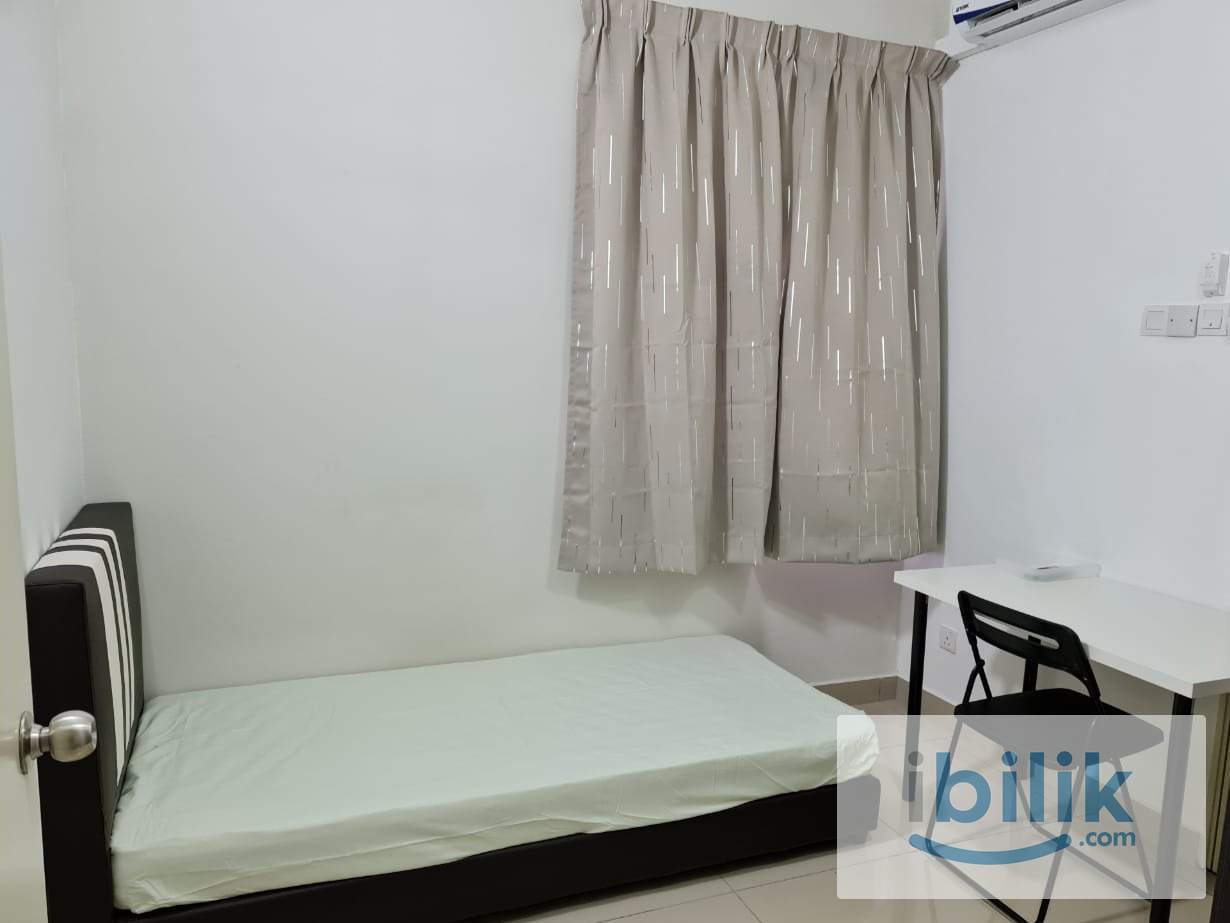 Single room for rent at Maxim Residences condo, near Tmn Connaught - Image 1