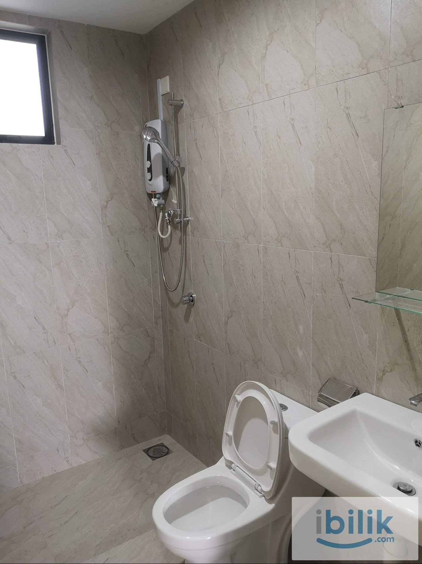 Cover link bridge to LRT, master room for rent   - Image 3
