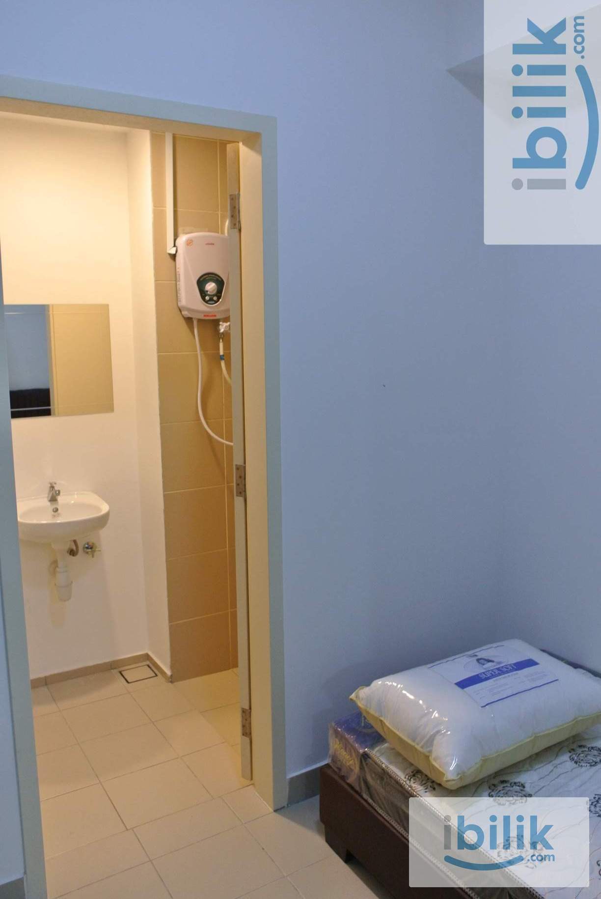 Small room with private bathroom for rent at Windows On The Park - Image 4