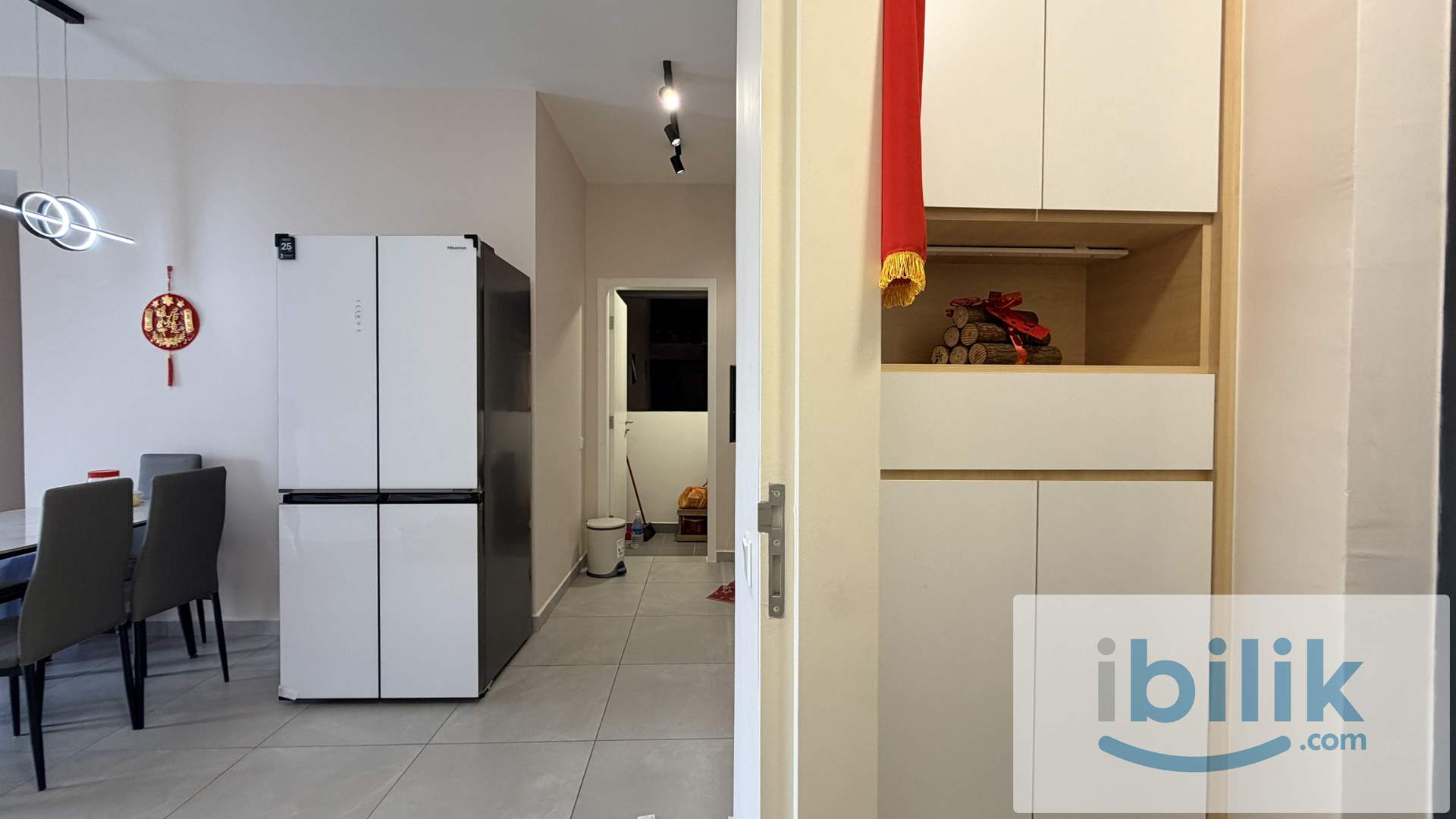 Middle Room - Image 5