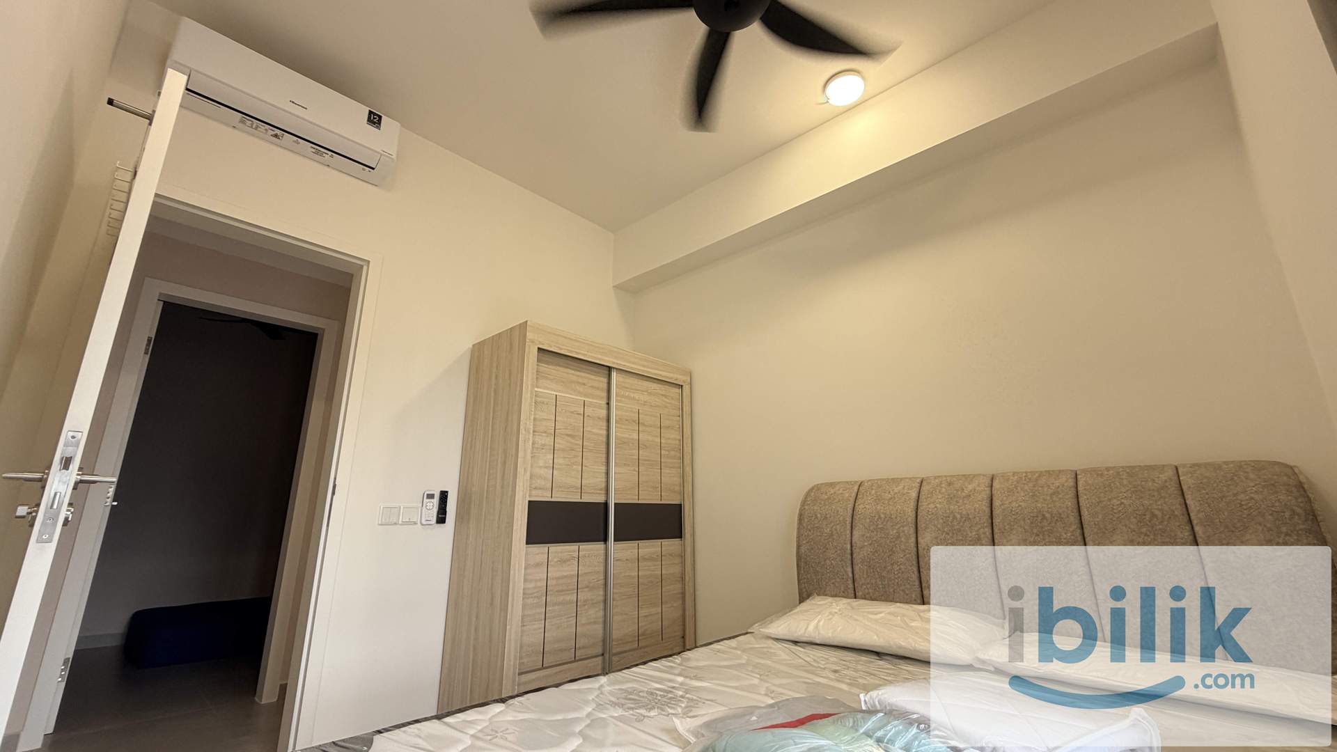 Middle Room - Image 8