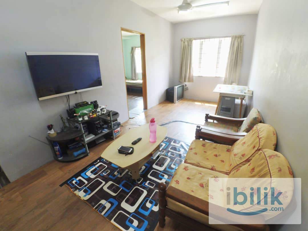 Master Bedroom Lelaki Apartment Tropika Sungai Tangkas - Image 4