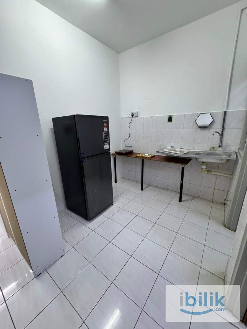 Newly Refurbrished Middle Room @ LRT Salak Selatan - Image 5