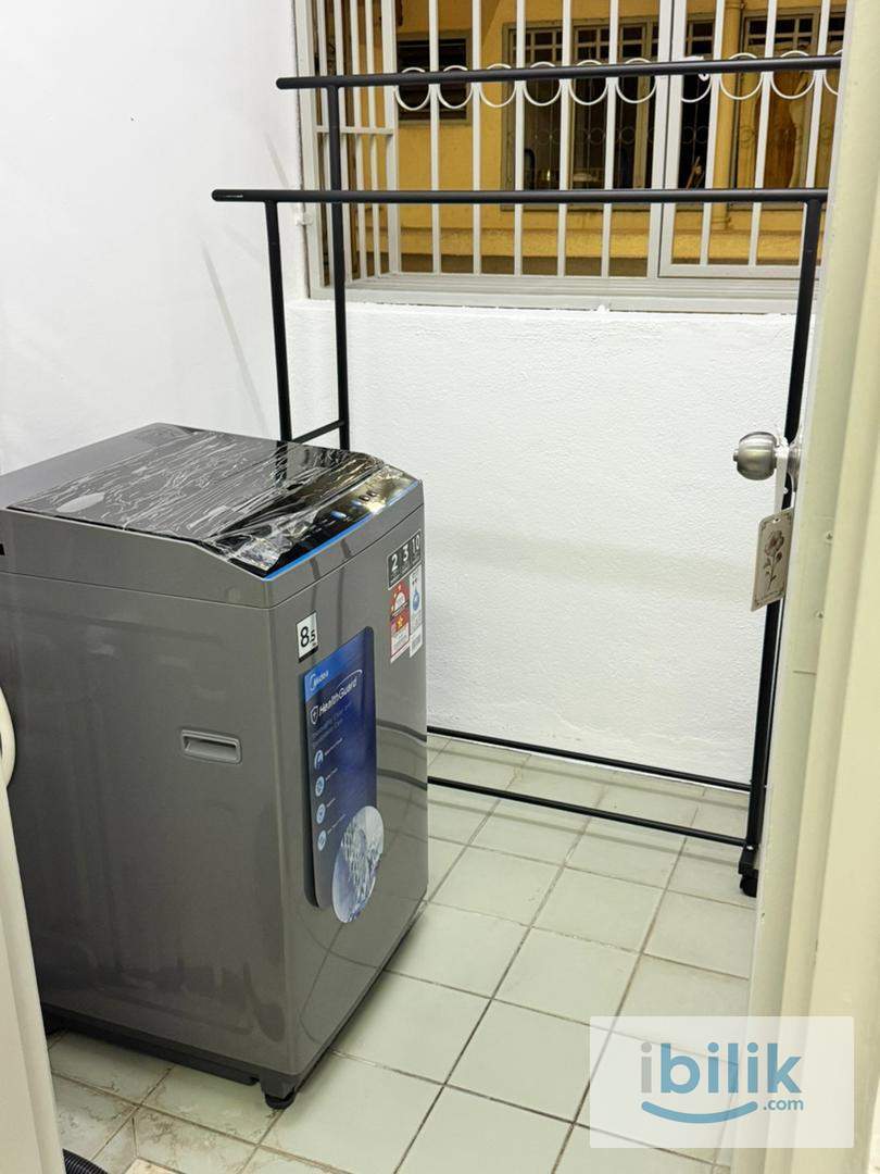 Newly Refurbrished Middle Room @ LRT Salak Selatan - Image 4
