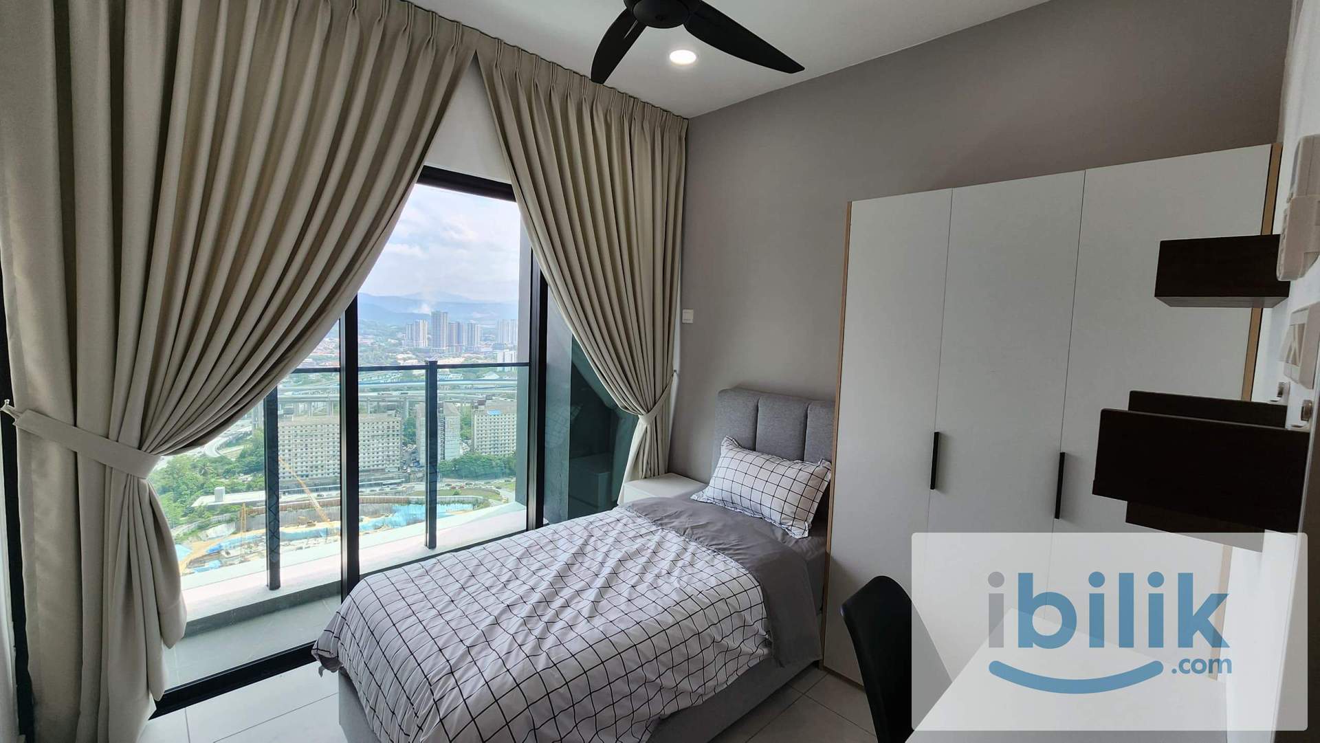 Maxim Majestic @ Cheras  / Taman Connaught ( BALCONY MEDIUM ROOM ) - Image 1