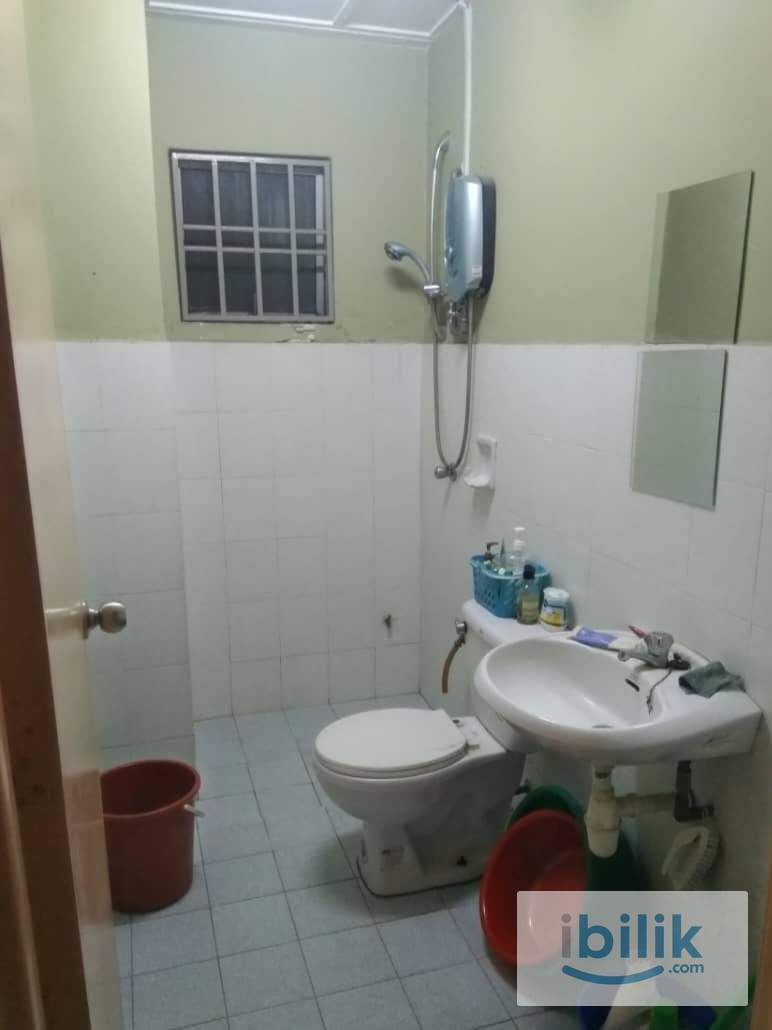 Block D, Medium Room at Jalil Damai Apartment  - Image 2