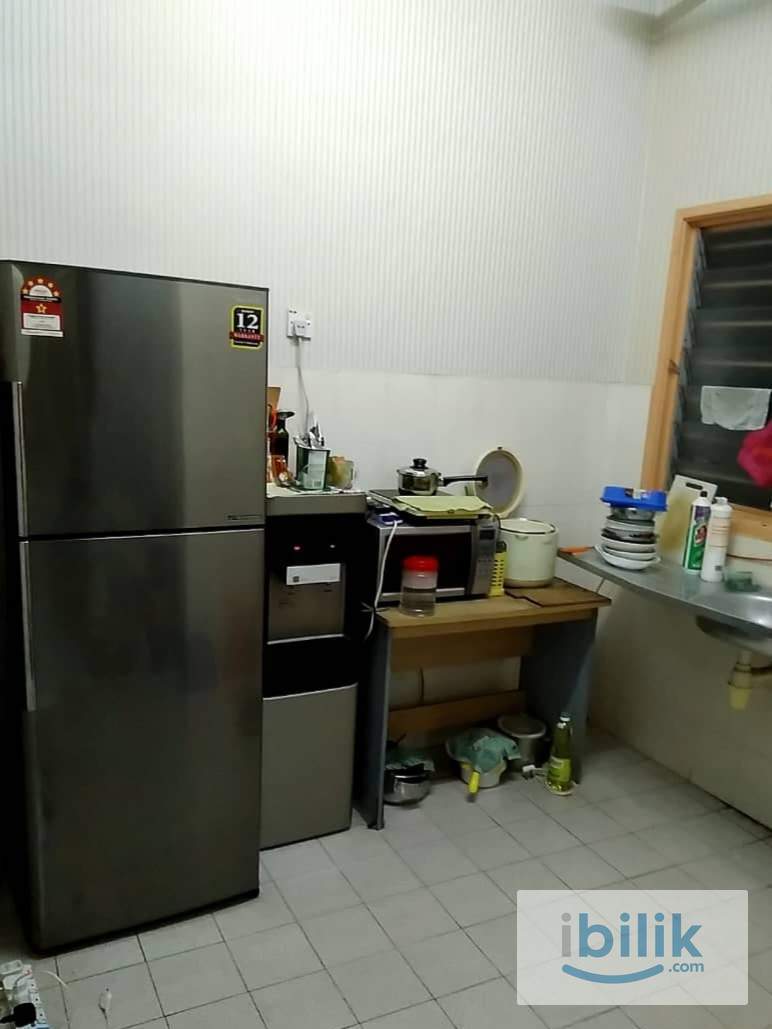 Block D, Medium Room at Jalil Damai Apartment  - Image 3