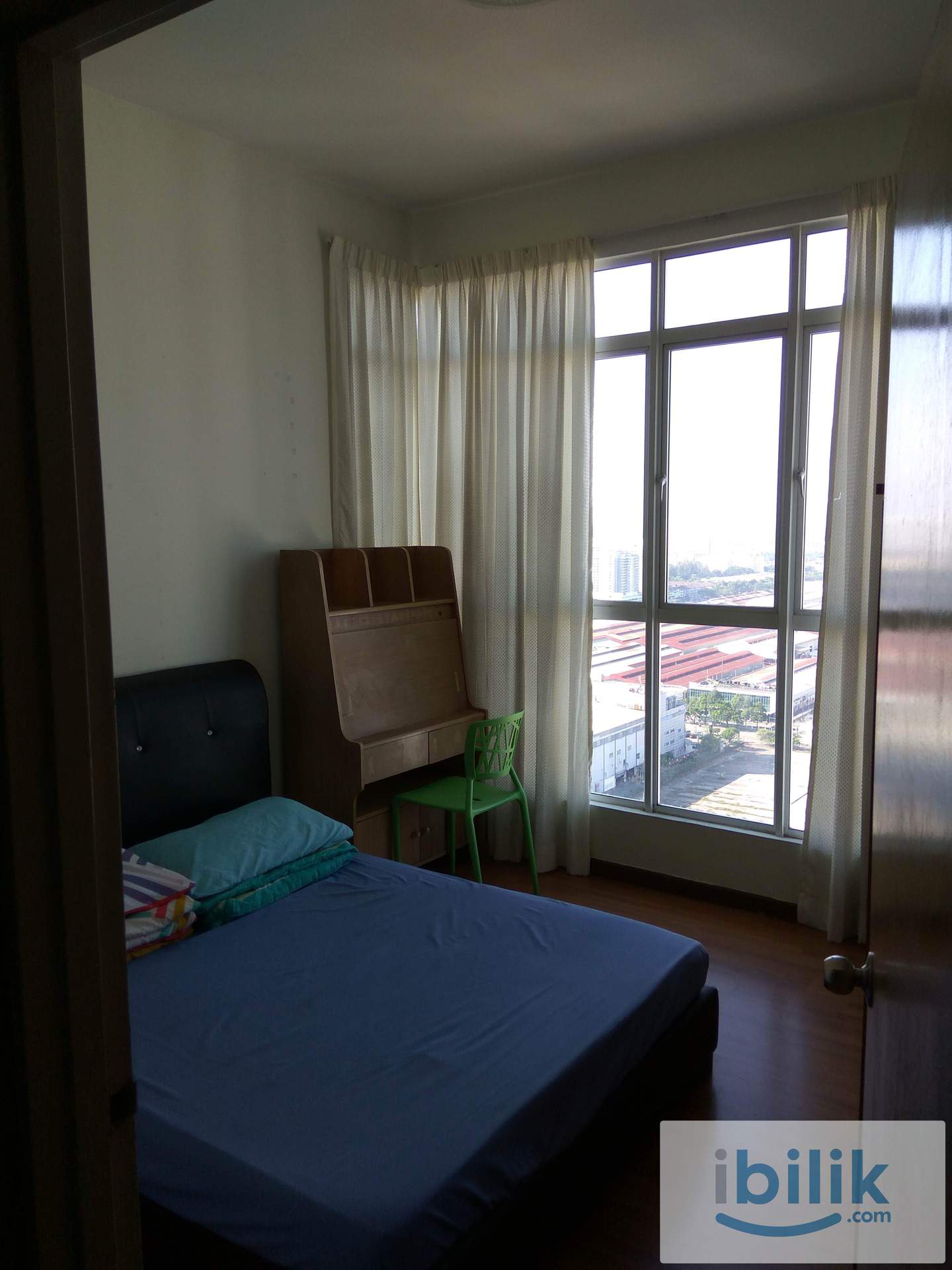 Master Room at Impian Meridian, UEP Subang Jaya Cilantro Sunway Monash Alfa University USJ 1 - Image 1
